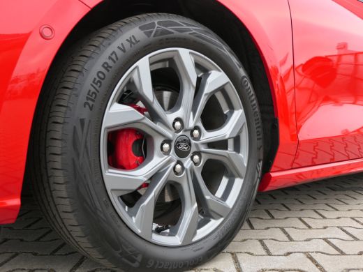 Ford Focus Ford 1.0 EcoBoost Hybrid ST Line | Panoramadak | Winterpack | Adaptief | 13.500 km ! | UNIEK !!! ActivLease financial lease