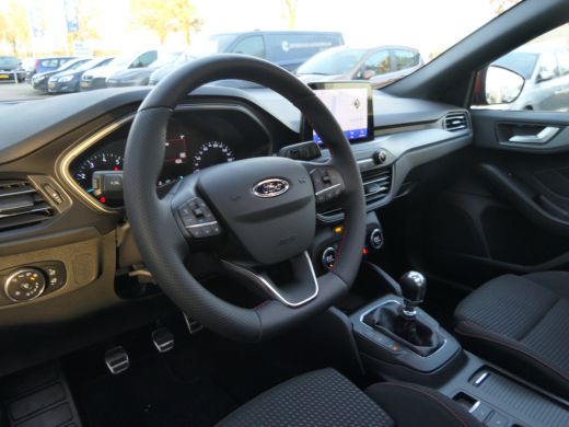 Ford Focus Ford 1.0 EcoBoost Hybrid ST Line | Panoramadak | Winterpack | Adaptief | 13.500 km ! | UNIEK !!! ActivLease financial lease