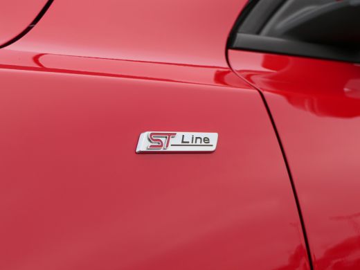 Ford Focus Ford 1.0 EcoBoost Hybrid ST Line | Panoramadak | Winterpack | Adaptief | 13.500 km ! | UNIEK !!! ActivLease financial lease