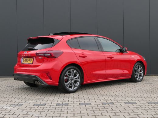 Ford Focus Ford 1.0 EcoBoost Hybrid ST Line | Panoramadak | Winterpack | Adaptief | 13.500 km ! | UNIEK !!! ActivLease financial lease
