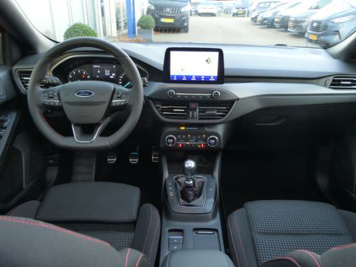 Ford Focus Ford 1.0 EcoBoost Hybrid ST Line | Panoramadak | Winterpack | Adaptief | 13.500 km ! | UNIEK !!! ActivLease financial lease