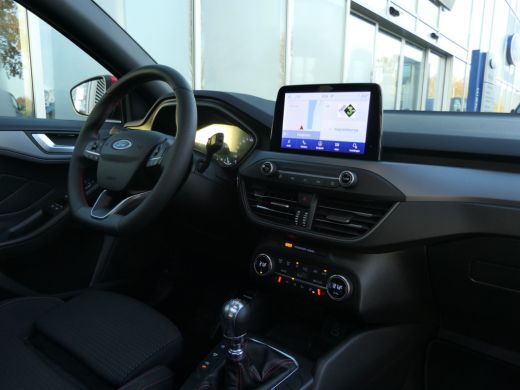 Ford Focus Ford 1.0 EcoBoost Hybrid ST Line | Panoramadak | Winterpack | Adaptief | 13.500 km ! | UNIEK !!! ActivLease financial lease