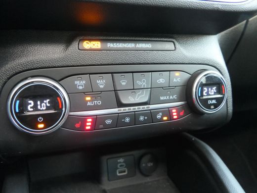 Ford Focus Ford 1.0 EcoBoost Hybrid ST Line | Panoramadak | Winterpack | Adaptief | 13.500 km ! | UNIEK !!! ActivLease financial lease
