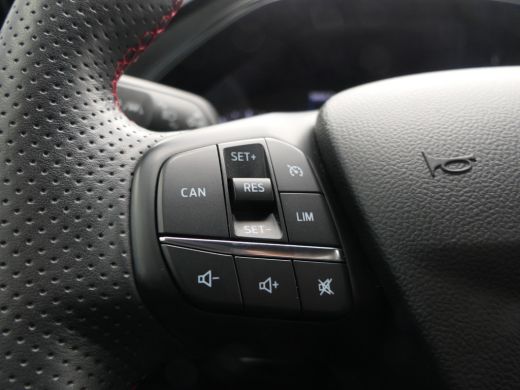 Ford FOCUS Wagon 1.0 EcoBoost ST Line | Winterpack | Keyless | 18 Inch | Privacy Glass | Climate Control | LED | D... ActivLease financial lease