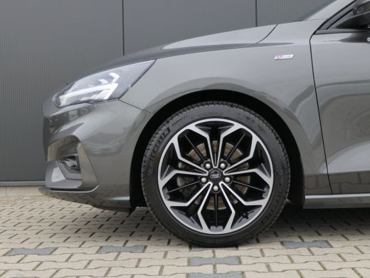 Ford FOCUS Wagon 1.0 EcoBoost ST Line | Winterpack | Keyless | 18 Inch | Privacy Glass | Climate Control | LED | D... ActivLease financial lease