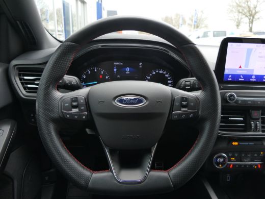 Ford FOCUS Wagon 1.0 EcoBoost ST Line | Winterpack | Keyless | 18 Inch | Privacy Glass | Climate Control | LED | D... ActivLease financial lease