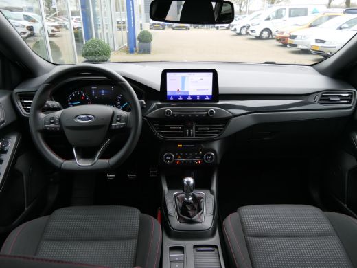 Ford FOCUS Wagon 1.0 EcoBoost ST Line | Winterpack | Keyless | 18 Inch | Privacy Glass | Climate Control | LED | D... ActivLease financial lease