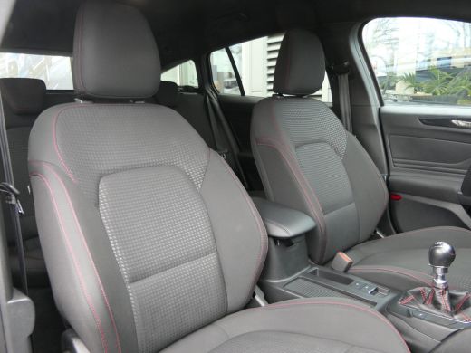 Ford FOCUS Wagon 1.0 EcoBoost ST Line | Winterpack | Keyless | 18 Inch | Privacy Glass | Climate Control | LED | D... ActivLease financial lease