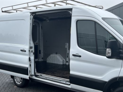 Ford Transit 2.0 TDCI / L2H2 / 1e EIGENAAR / IMPERIAAL / TREKHAAK / AIRCO / CRUISE / 3-ZITS ActivLease financial lease