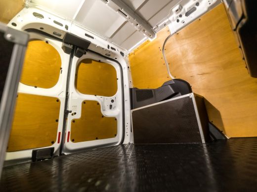 Ford Transit Courier 1.5 TDCI Sport (NAVIGATIE, AIRCO, ELEK RAMEN, NIEUWE APK, BLUETOOTH, CRUISE, NIEUWSTAAT) ActivLease financial lease