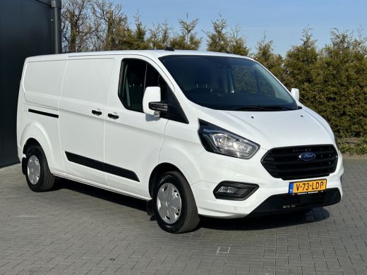 Ford Transit Custom 2.0 TDCI 130 PK / L2H1 / 2.800 KG AHG / CAMERA / AIRCO / CRUISE / NAVI / STOELVERWARMING ActivLease financial lease