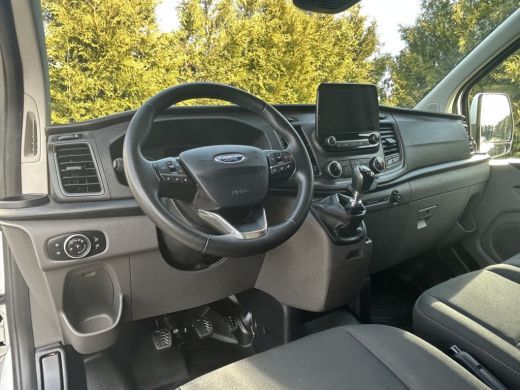 Ford Transit Custom 2.0 TDCI 130 PK / L2H1 / 2.800 KG AHG / CAMERA / AIRCO / CRUISE / NAVI / STOELVERWARMING ActivLease financial lease