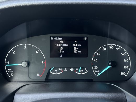 Ford Transit Custom 2.0 TDCI 130 PK / L2H1 / 2.800 KG AHG / CAMERA / AIRCO / CRUISE / NAVI / STOELVERWARMING ActivLease financial lease