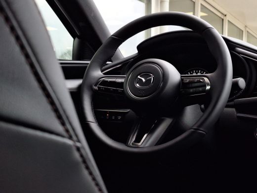 Mazda 3 2.5 e-SkyActiv-G M Hybrid 140 Takumi | Automaat | Elektrische verstelbare stoelen met geheugen | ... ActivLease financial lease