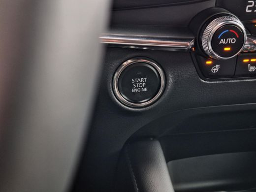 Mazda 3 2.5 e-SkyActiv-G M Hybrid 140 Takumi | Automaat | Elektrische verstelbare stoelen met geheugen | ... ActivLease financial lease