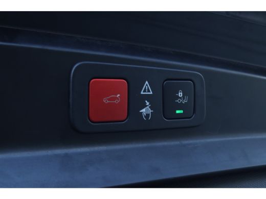 Peugeot 5008 Peugeot 1.2 Hybrid GT | 7-zits | Pano | Blackpack | Focal | Stoelverwarming | ACC | Camera | Navi... ActivLease financial lease