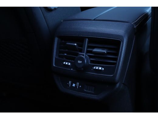Peugeot 5008 Peugeot 1.2 Hybrid GT | 7-zits | Pano | Blackpack | Focal | Stoelverwarming | ACC | Camera | Navi... ActivLease financial lease