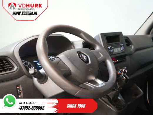 Renault Master 2.3 dCi 135 pk L2H2 TURBO DEFECT EXPORT ONLY Stoelverw./ PDC/ Camera/ 2.5t Trekverm./ Dakdragers ActivLease financial lease