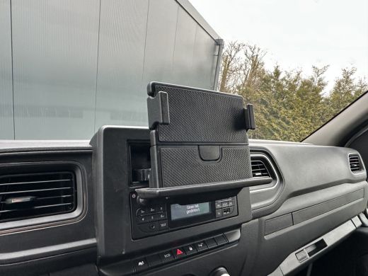 Renault Master 2.3 DCI 136 PK / L1H1 / GLASRESTEEL / 1e EIG. / 2.5T TREKHAAK / IMPERIAAL / CAMERA / AIRCO / CRUISE ActivLease financial lease