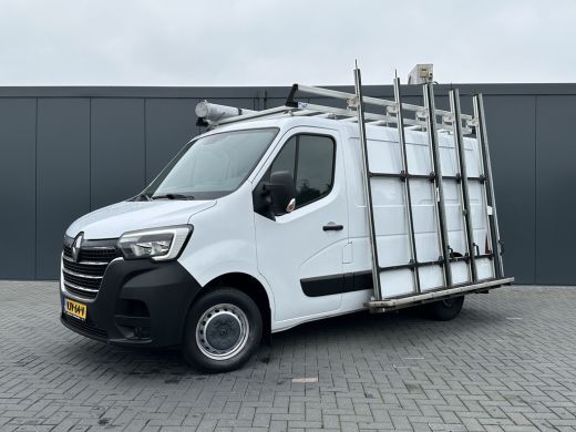 Renault Master 2.3 DCI 136 PK / L1H1 / GLASRESTEEL / 1e EIG. / 2.5T TREKHAAK / IMPERIAAL / CAMERA / AIRCO / CRUISE ActivLease financial lease