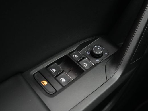Seat Leon Sportstourer 1.0 TSI 110pk FR Navigatie Led Clima Pdc 327 ActivLease financial lease