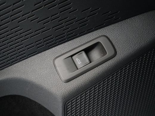 Skoda Octavia Combi 1.0 TSI 110pk Business Edition Navigatie Trekhaak Virtual Cockpit Acc Pdc 134 ActivLease financial lease