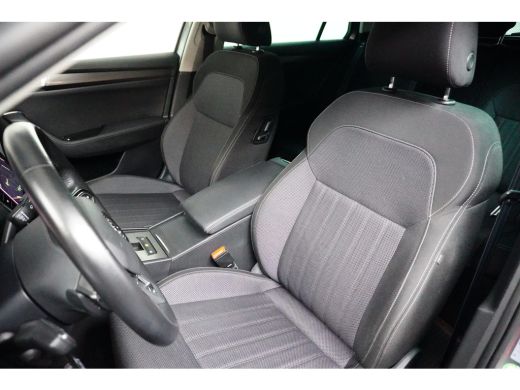 Skoda Superb 1.4 TSI 218PK DSG-6 iV Business Edition | NAVIGATIE | AUTO A. KLEP | CAMERA ActivLease financial lease