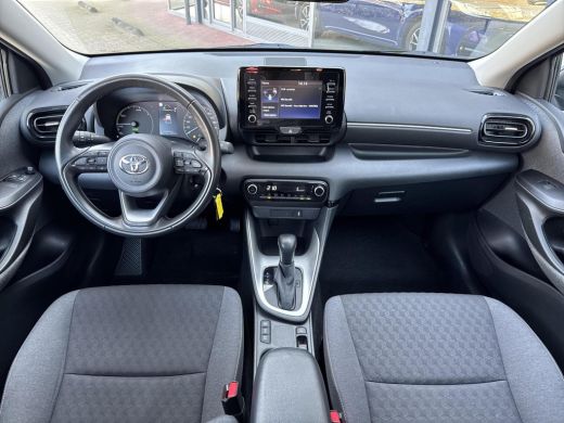 Toyota Yaris 1.5 Hybrid Active | 06-10141018 Voor meer informatie ActivLease financial lease