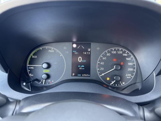 Toyota Yaris 1.5 Hybrid Active | 06-10141018 Voor meer informatie ActivLease financial lease