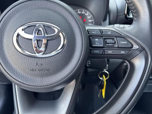 Toyota Yaris 1.5 Hybrid Active | 06-10141018 Voor meer informatie ActivLease financial lease