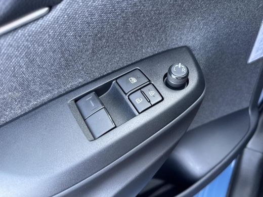 Toyota Yaris 1.5 Hybrid Active | 06-10141018 Voor meer informatie ActivLease financial lease