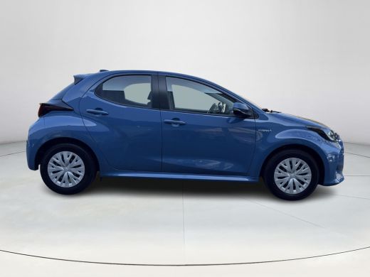 Toyota Yaris 1.5 Hybrid Active | 06-10141018 Voor meer informatie ActivLease financial lease