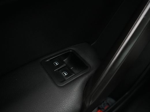 Volkswagen Caddy 2.0 TDI L1H1 BMT Highline C-Edition Navigatie Leder Voorruitverwarming Acc ActivLease financial lease