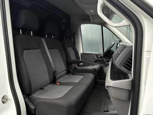 Volkswagen Crafter 35 2.0 TDI 141 PK / L3H3 / 1e EIGENAAR / AIRCO / CRUISE CONTROL / 3.000 KG AHG / BIJRIJDERSBANK ActivLease financial lease