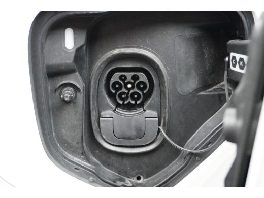 Volkswagen ID. Buzz 77kWh 204PK Pro | TREKHAAK | AUTO. A. KLEP | NAVIGATIE | CAMERA ActivLease financial lease