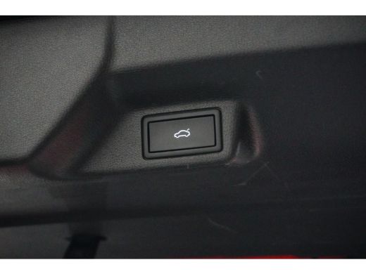 Volkswagen ID. Buzz 77kWh 204PK Pro | TREKHAAK | AUTO. A. KLEP | NAVIGATIE | CAMERA ActivLease financial lease