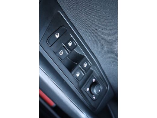 Volkswagen T-Roc 1.5 TSI 150PK 7-DSG Life | Apple Carplay/Android Auto | Parkeersensoren | ActivLease financial lease