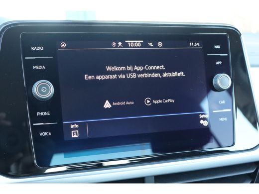 Volkswagen T-Roc 1.5 TSI 150PK 7-DSG Life | Apple Carplay/Android Auto | Parkeersensoren | ActivLease financial lease