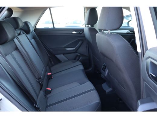 Volkswagen T-Roc 1.5 TSI 150PK 7-DSG Life | Apple Carplay/Android Auto | Parkeersensoren | ActivLease financial lease