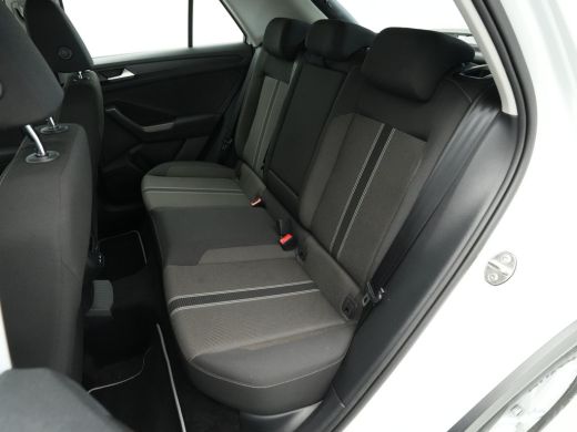 Volkswagen T-Roc 1.5 TSI 150pk DSG Style Navigatie Pdc Stoelverwarming Clima 143 ActivLease financial lease