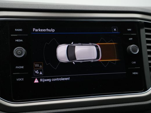 Volkswagen T-Roc 1.5 TSI 150pk DSG Style Navigatie Pdc Stoelverwarming Clima 143 ActivLease financial lease