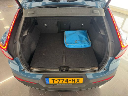 Volvo  C40 Single Motor Plus 69 kWh | Achteruitrijcamera | Apple Carplay/Android Auto|telefoonintegratie pre... ActivLease financial lease