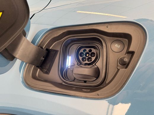 Volvo  C40 Single Motor Plus 69 kWh | Achteruitrijcamera | Apple Carplay/Android Auto|telefoonintegratie pre... ActivLease financial lease