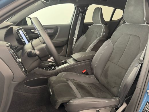 Volvo  C40 Single Motor Plus 69 kWh | Achteruitrijcamera | Apple Carplay/Android Auto|telefoonintegratie pre... ActivLease financial lease