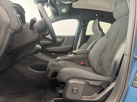 Volvo  C40 Single Motor Plus 69 kWh | Achteruitrijcamera | Apple Carplay/Android Auto|telefoonintegratie pre... ActivLease financial lease