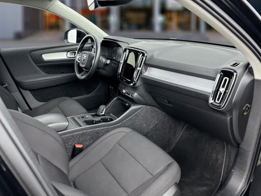 Volvo  XC40 T2 A/T Business Pro | 19" | Panoramadak | Adaptieve cruise | BLIS | Parkeercamera | Keyless | Nav... ActivLease financial lease