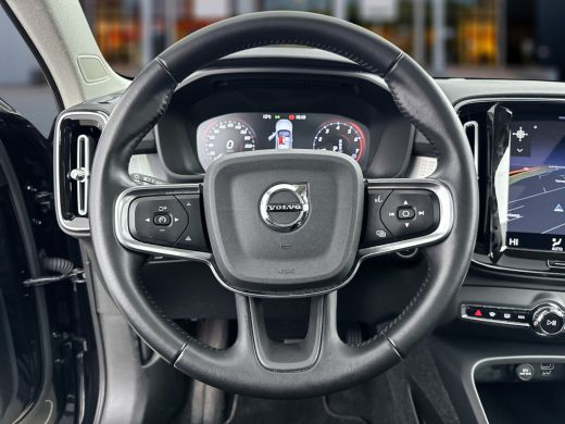 Volvo  XC40 T2 A/T Business Pro | 19" | Panoramadak | Adaptieve cruise | BLIS | Parkeercamera | Keyless | Nav... ActivLease financial lease