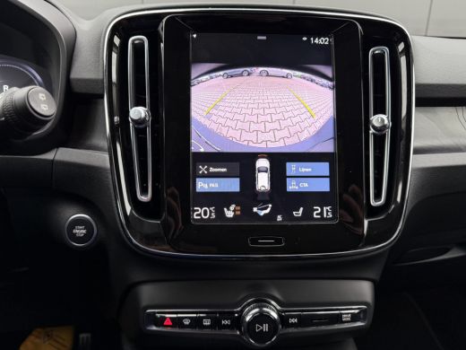 Volvo  XC40 Volvo T4 Plug-in hybrid Plus Dark | Elektrische Voorstoelen | Camera | Leder | DAB | LED ActivLease financial lease