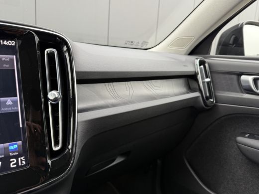 Volvo  XC40 Volvo T4 Plug-in hybrid Plus Dark | Elektrische Voorstoelen | Camera | Leder | DAB | LED ActivLease financial lease