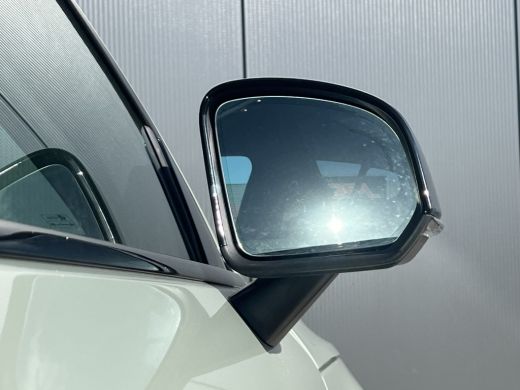 Volvo  XC40 Volvo T4 Plug-in hybrid Plus Dark | Elektrische Voorstoelen | Camera | Leder | DAB | LED ActivLease financial lease
